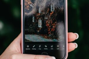 Motorola Edge 80 un design premium et une fiche technique équilibrée